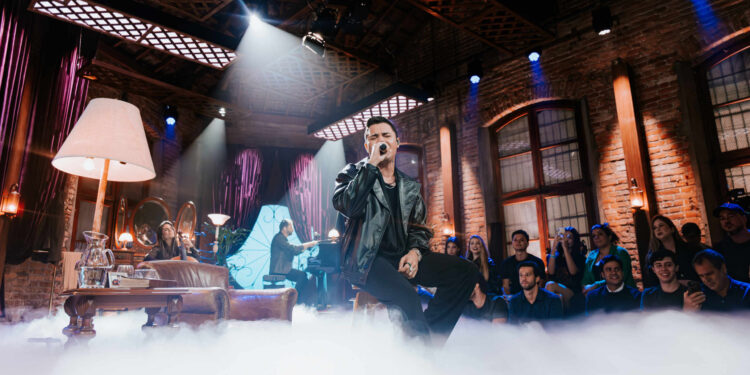 Felipe Araújo lança EP “Eu, Felipe Araújo” e anuncia nova fase com a faixa “Estranho de Novo”